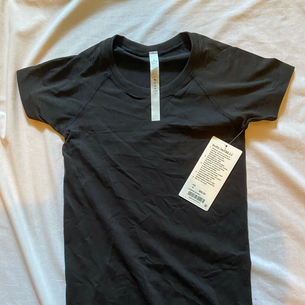 swiftly tank lululemon size 4 NWT